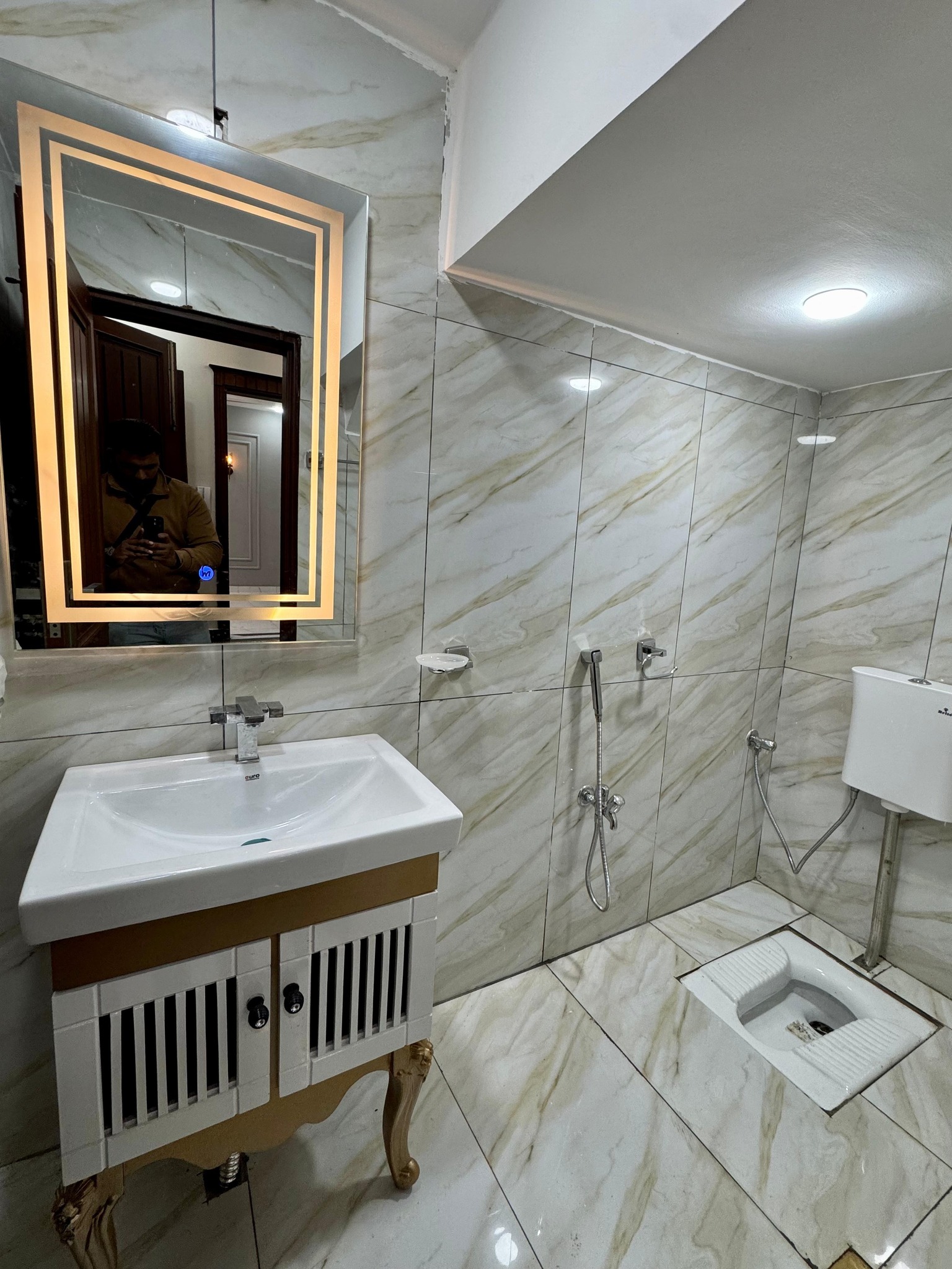 601927793_2174058006461618_2978783860692902669_n