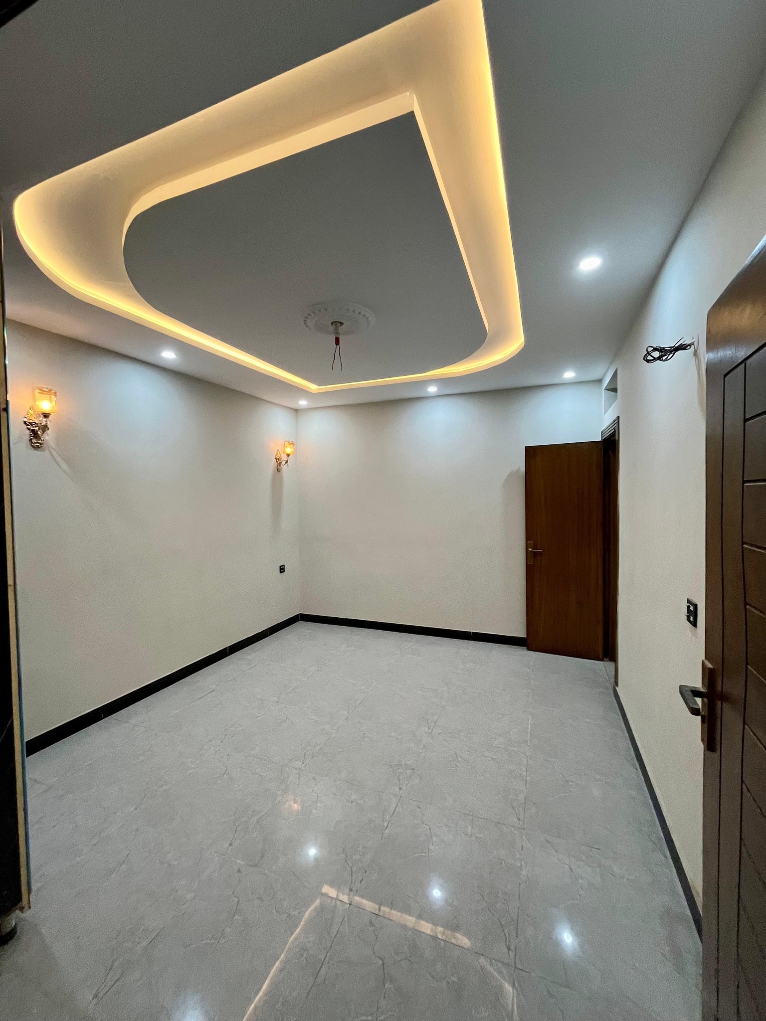 599703144_2058299871570796_276414569773414282_n