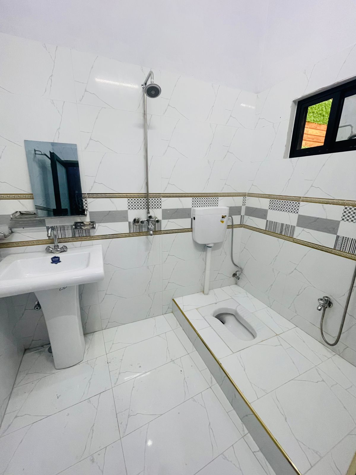 611957362_1175334321431827_3533983662635444387_n