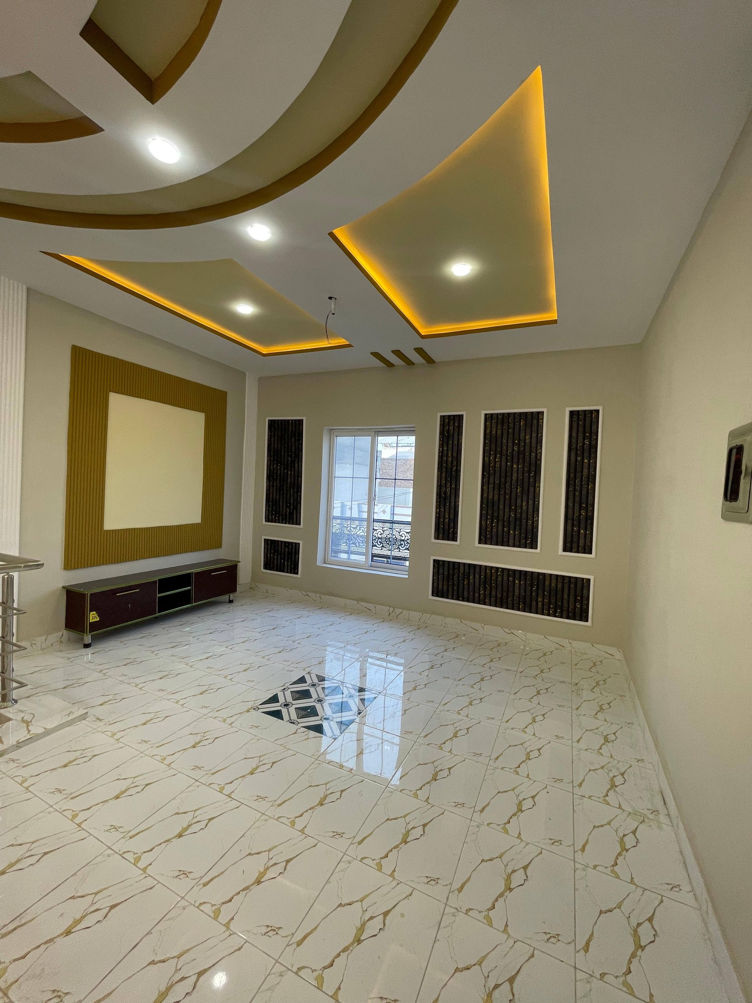 613720211_1237800421652945_1394090002885859832_n