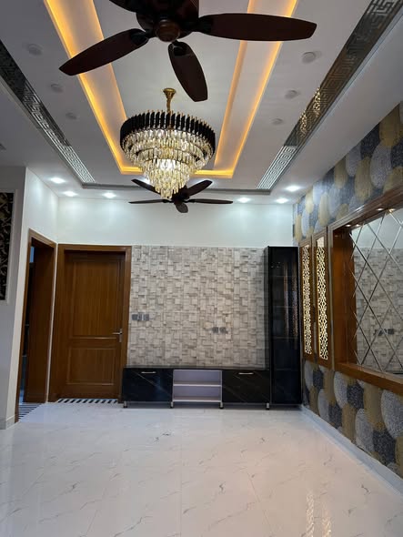 615814432_1221121206778912_3895641316655183208_n