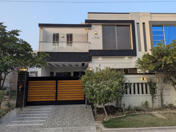 619785229_122158462352940570_6923046436259242223_n