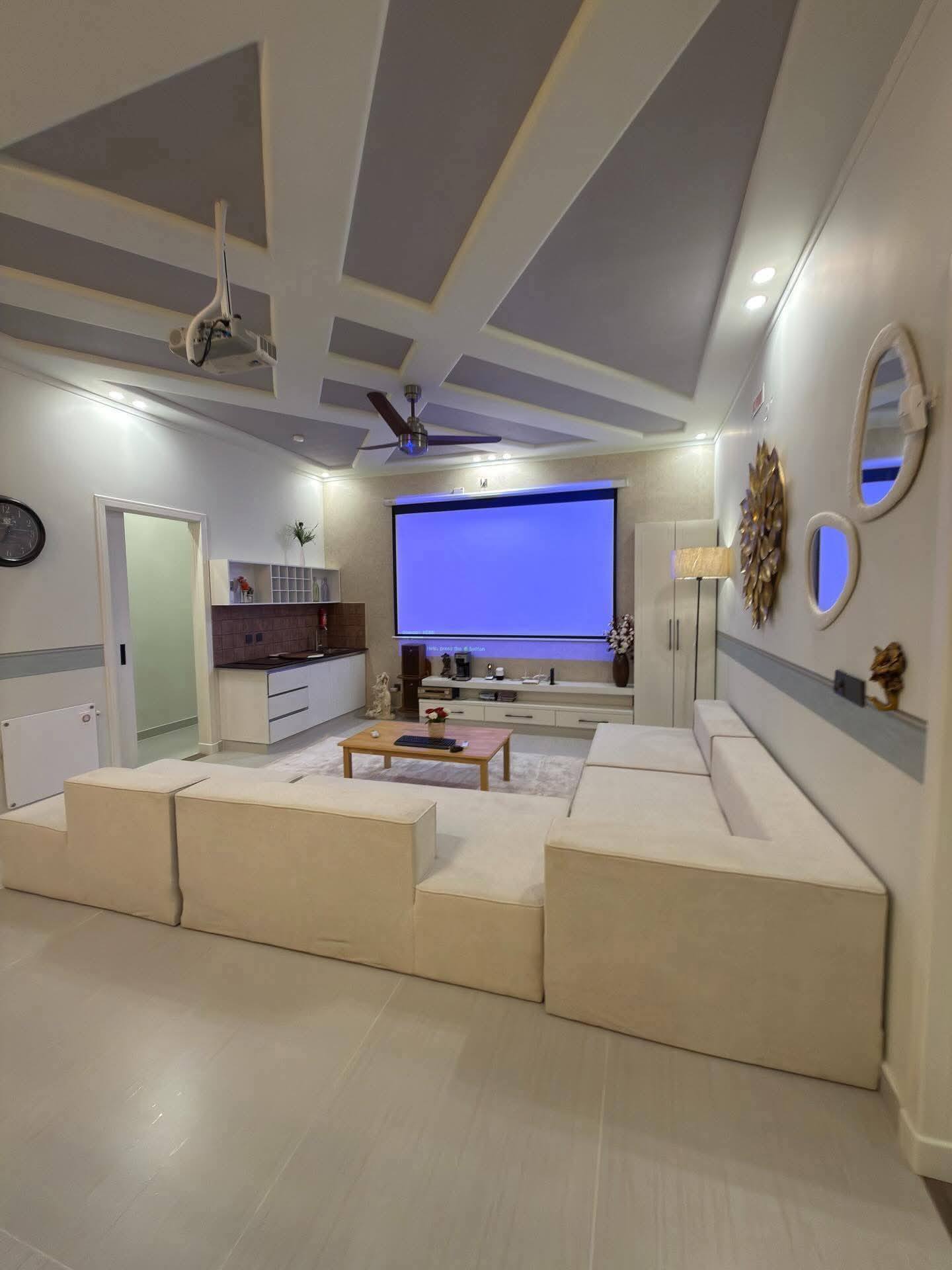 628433058_1237137408510625_8125465720184356499_n