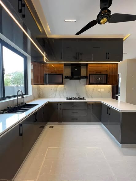 650042209_961947356785843_665966831462896616_n