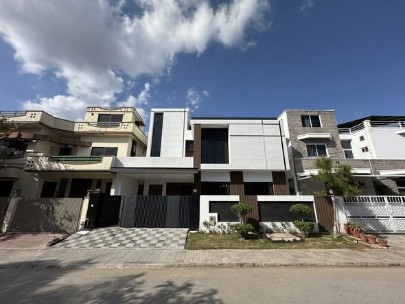 653706387_122284045784168923_937636536145348405_n