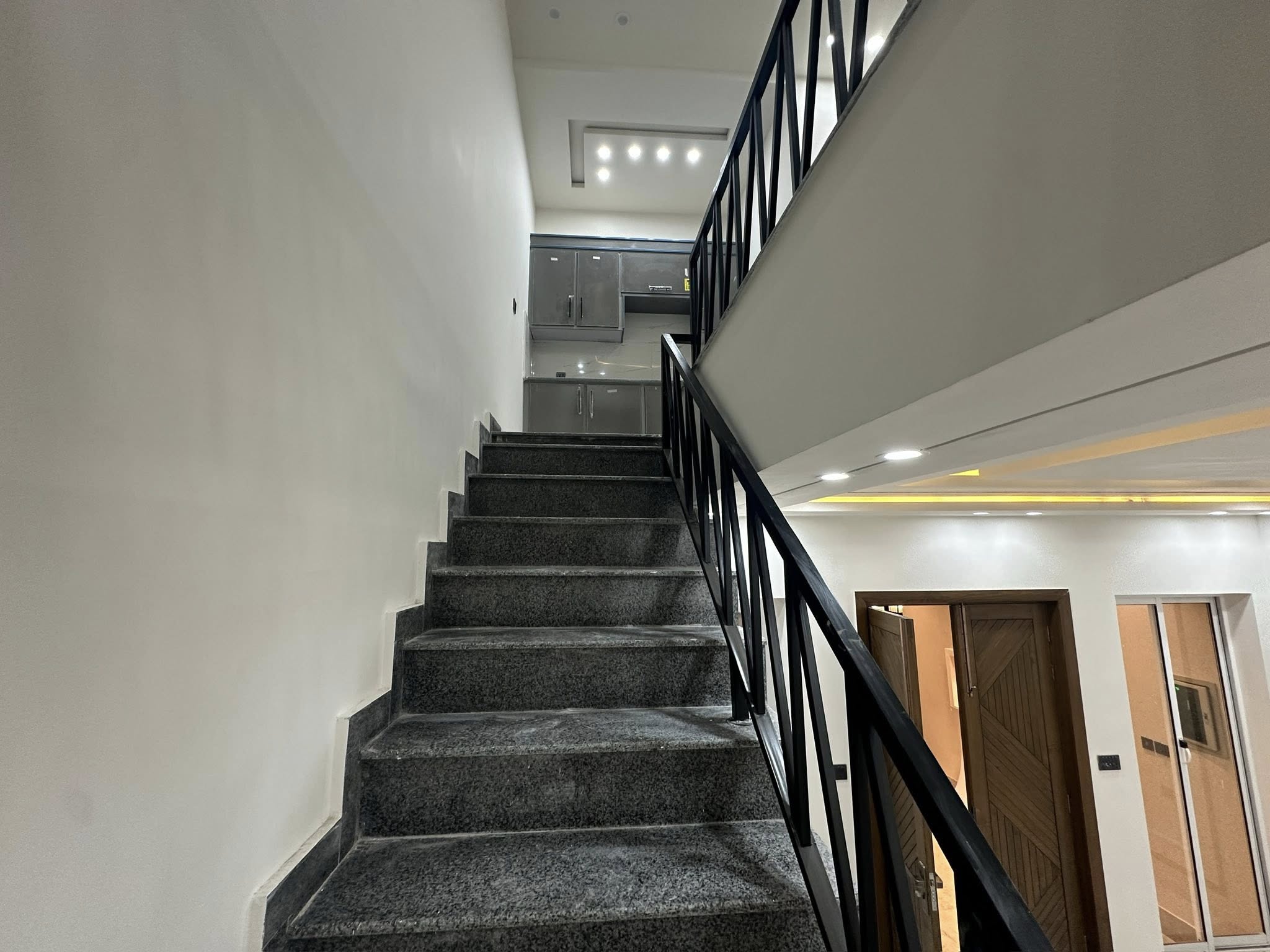 660127503_985825487335856_6201424989009332817_n