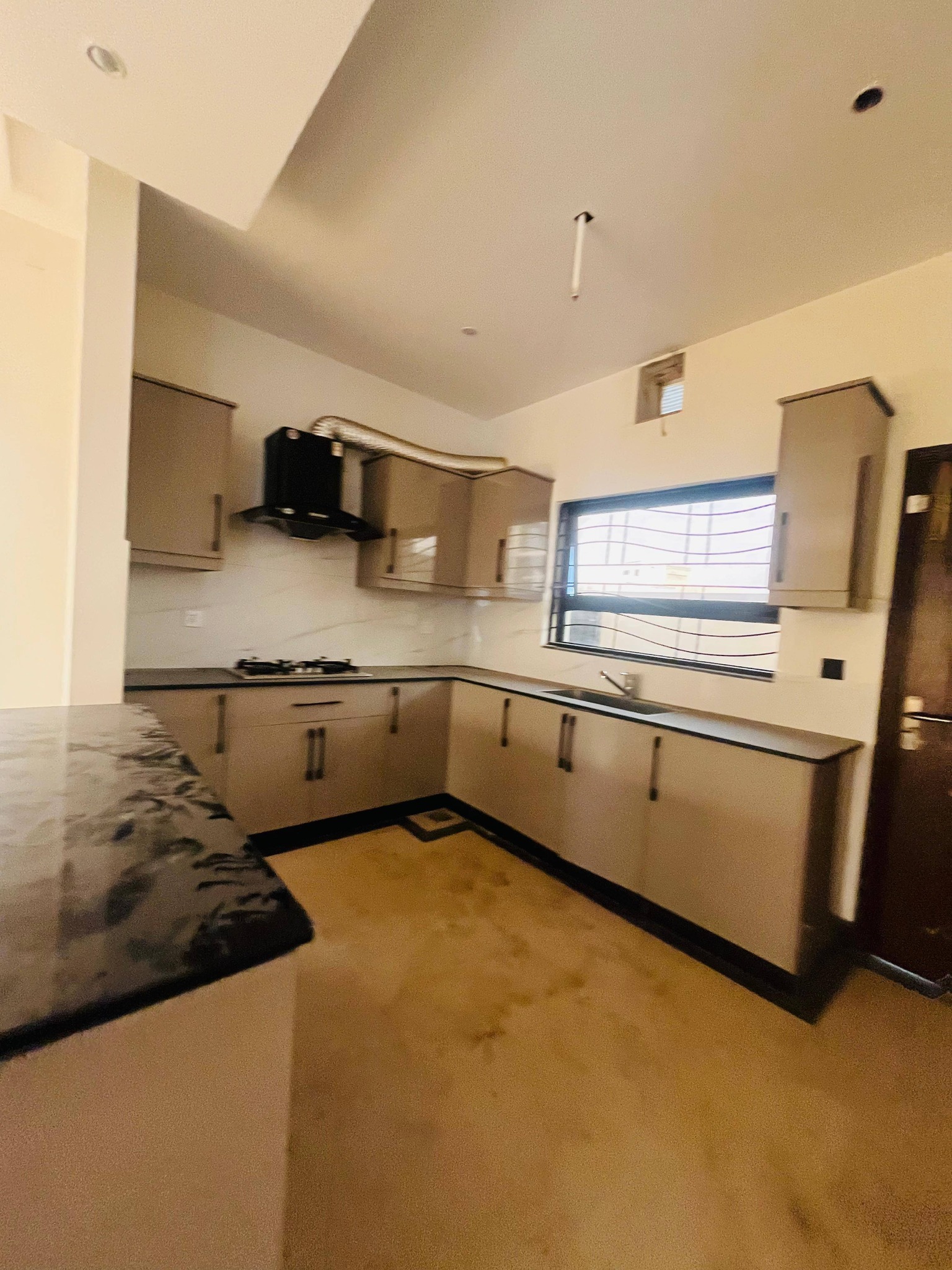 660532715_971373178776443_14497456253754460_n