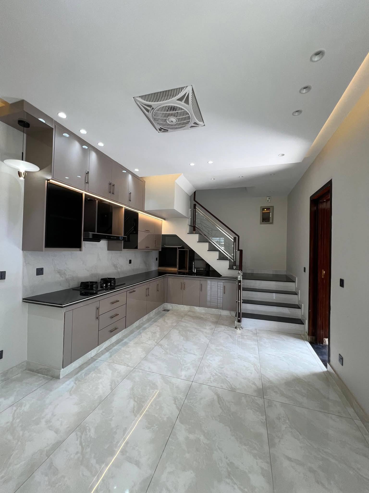 663168005_122247768884046192_4471531204437581588_n