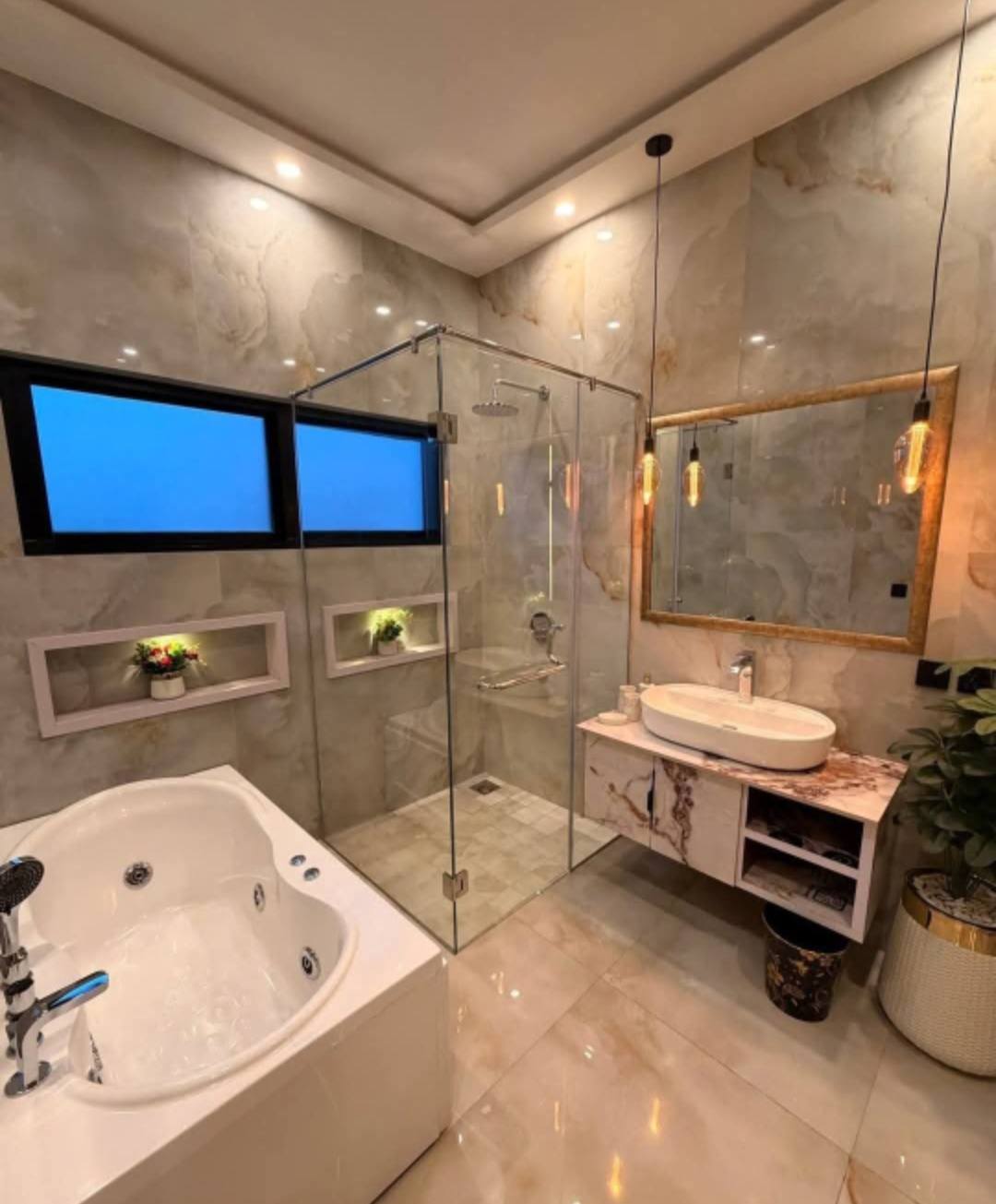 672674970_2022662281703102_5425605074492260185_n