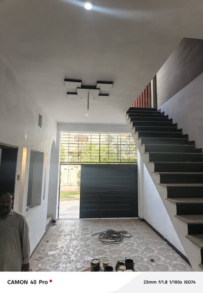 672759477_122215035836327488_6897992871559893980_n